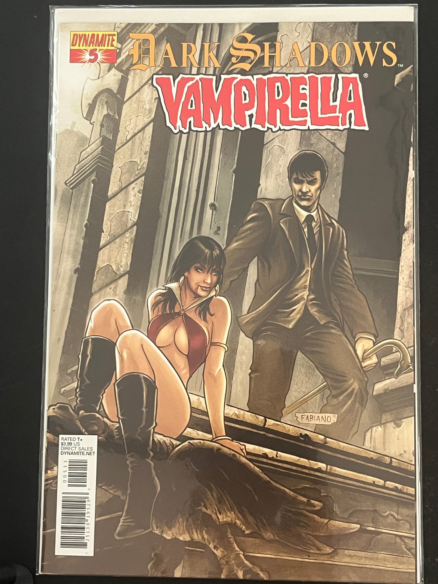 Dark Shadows Vampirella 5 High Grade