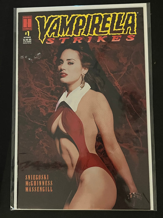 Vampirella strikes 1 High Grade